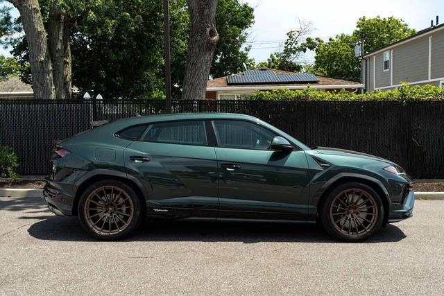 used 2024 Lamborghini Urus car, priced at $329,999