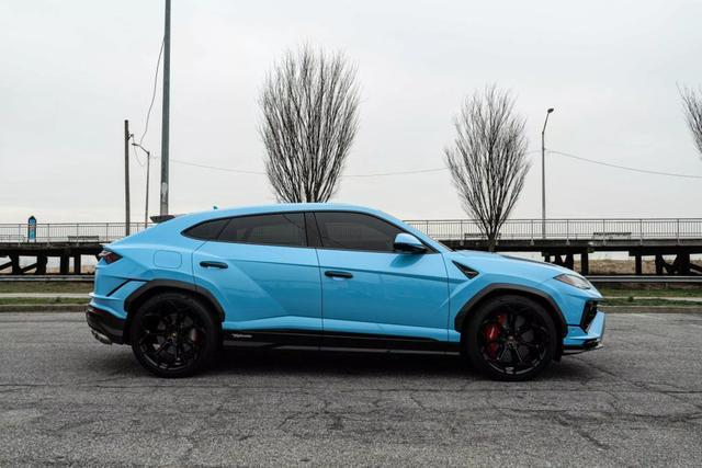 used 2023 Lamborghini Urus car, priced at $329,999