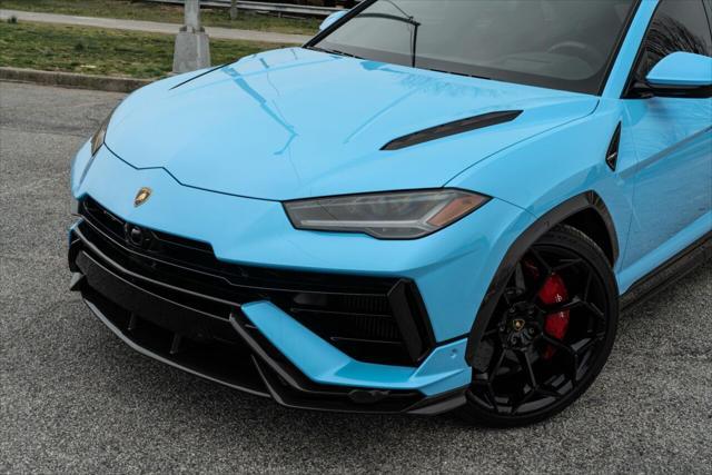 used 2023 Lamborghini Urus car, priced at $329,999