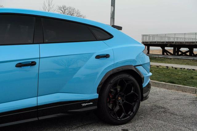 used 2023 Lamborghini Urus car, priced at $329,999