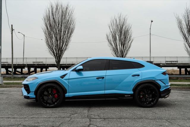 used 2023 Lamborghini Urus car, priced at $329,999