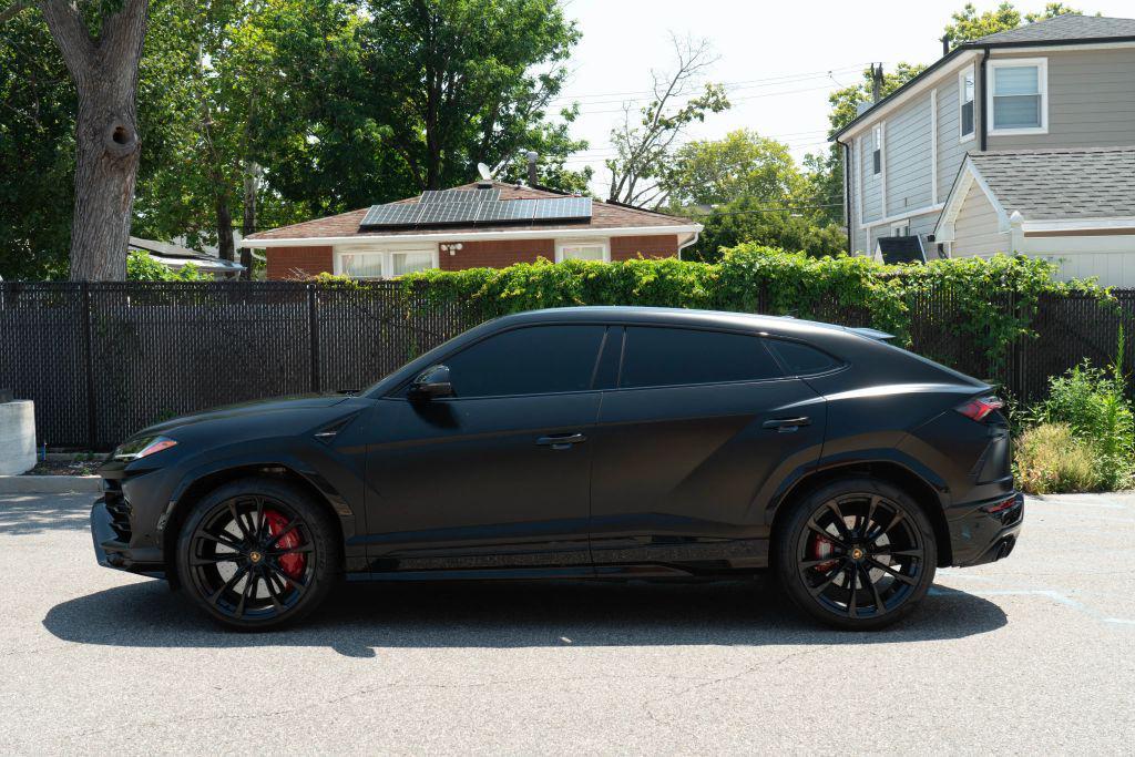 used 2022 Lamborghini Urus car, priced at $226,999