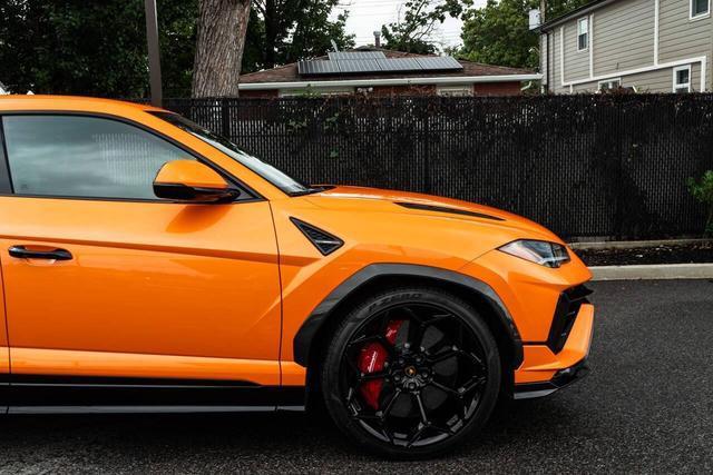 used 2024 Lamborghini Urus car, priced at $329,999