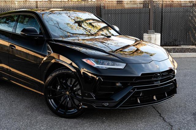 used 2024 Lamborghini Urus car, priced at $299,999