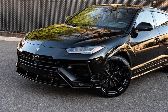 used 2024 Lamborghini Urus car, priced at $299,999