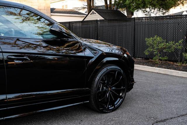 used 2024 Lamborghini Urus car, priced at $299,999