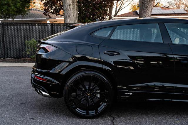 used 2024 Lamborghini Urus car, priced at $299,999