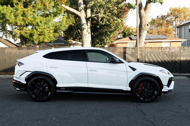 used 2024 Lamborghini Urus car, priced at $299,999