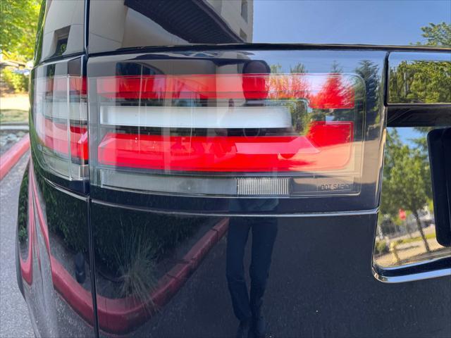 used 2019 Land Rover Discovery car, priced at $26,880