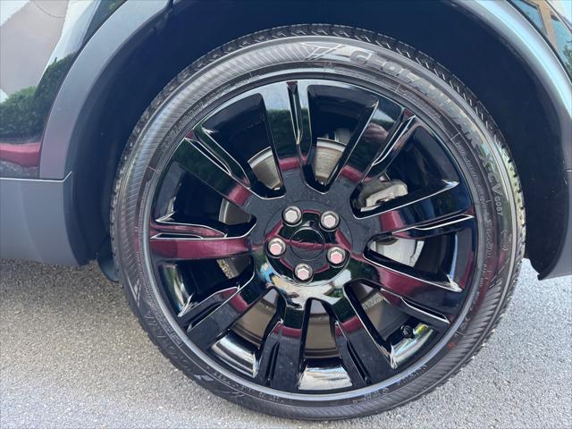 used 2019 Land Rover Discovery car, priced at $26,880