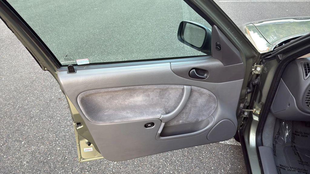 used 1999 Saab 9-3 car, priced at $7,880
