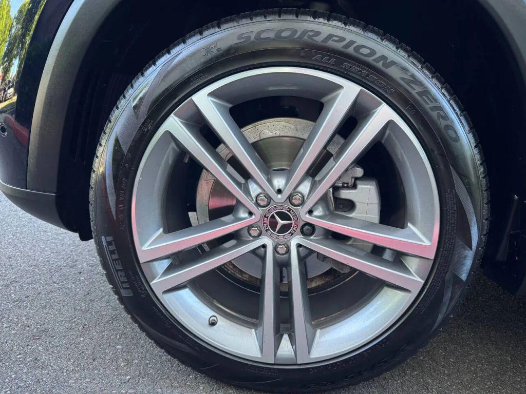 used 2022 Mercedes-Benz GLE 350 car, priced at $39,880