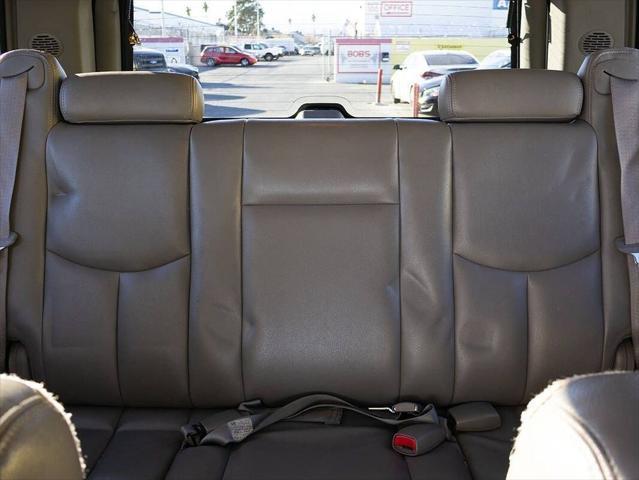 used 2004 Chevrolet Suburban car, priced at $6,995