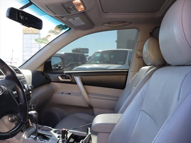 used 2012 Toyota Highlander car, priced at $12,995