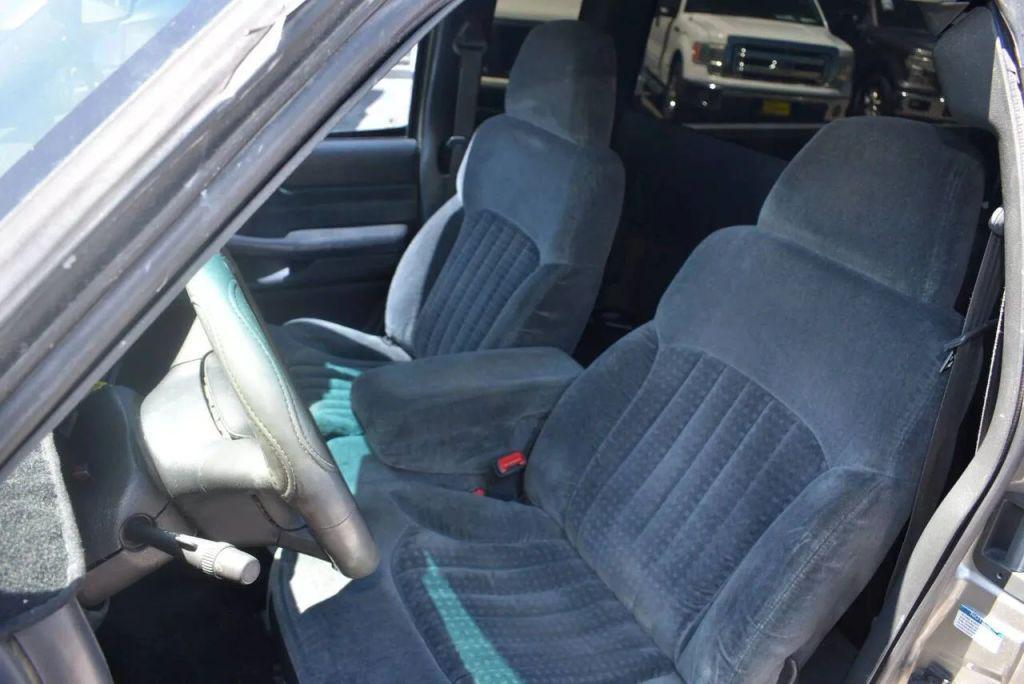 used 2000 Chevrolet S-10 car, priced at $5,995