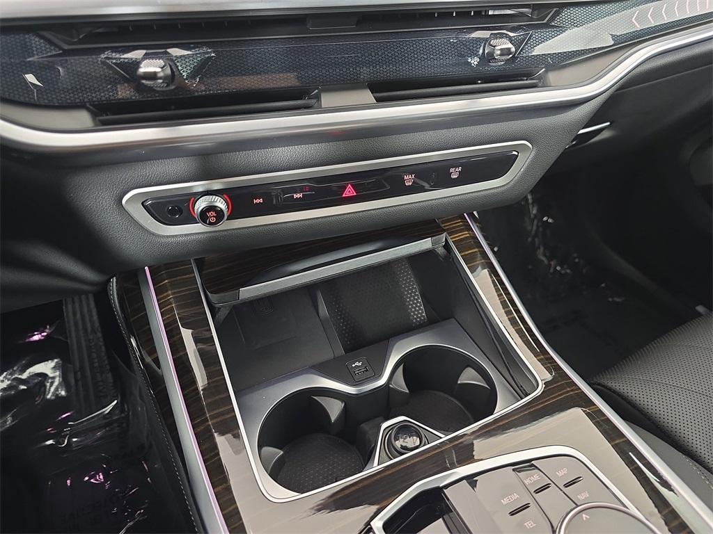 used 2025 BMW X7 car, priced at $80,499