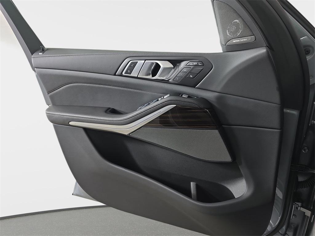 used 2025 BMW X7 car, priced at $80,499