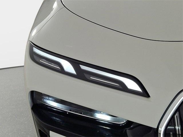 new 2025 BMW i7 car, priced at $133,925