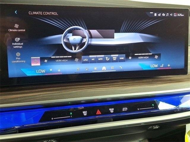 new 2025 BMW i7 car, priced at $133,925