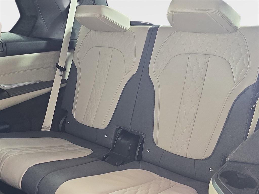 new 2026 BMW X7 car, priced at $123,880