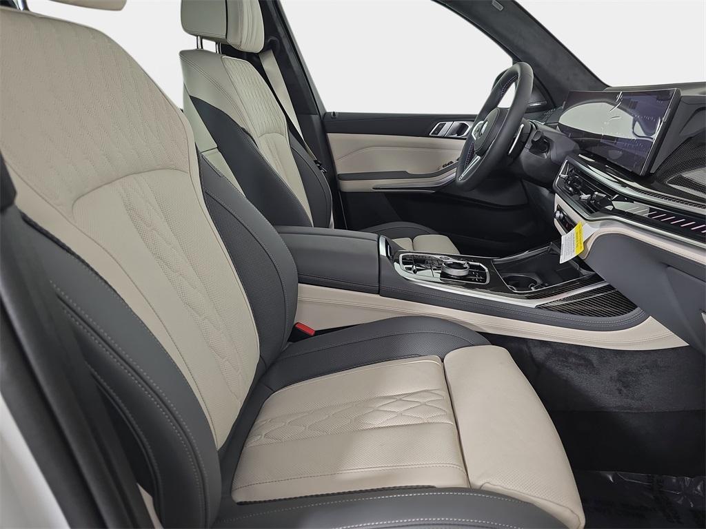new 2026 BMW X7 car, priced at $123,880