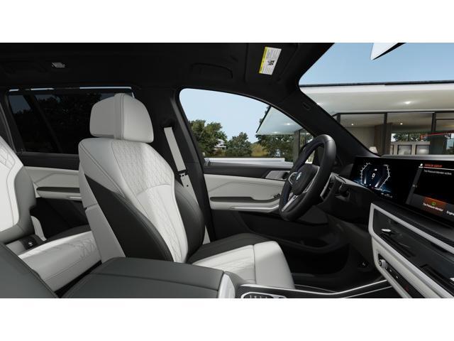 new 2026 BMW X7 car, priced at $125,880