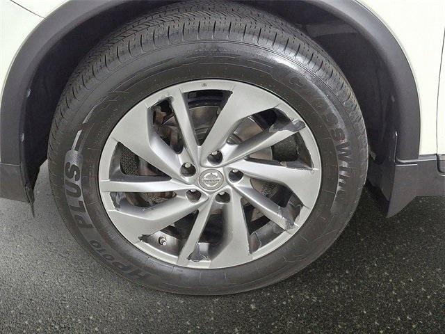 used 2015 Nissan Rogue car, priced at $5,752