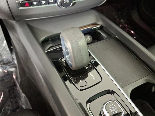 used 2022 Volvo XC60 car, priced at $33,499