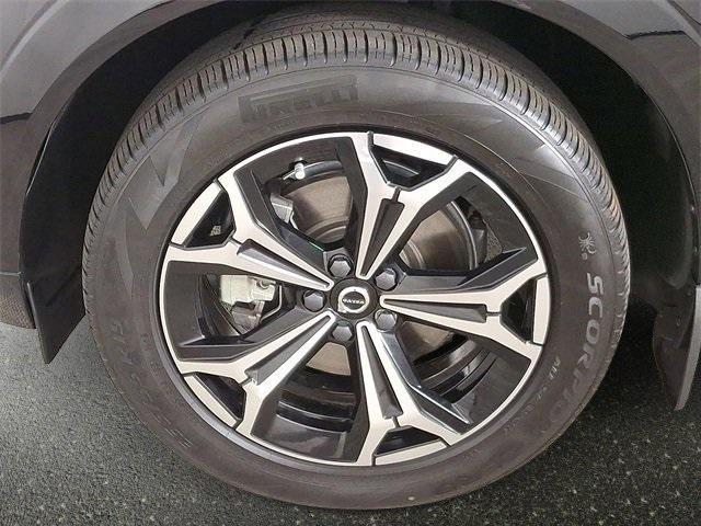 used 2022 Volvo XC60 car, priced at $33,499