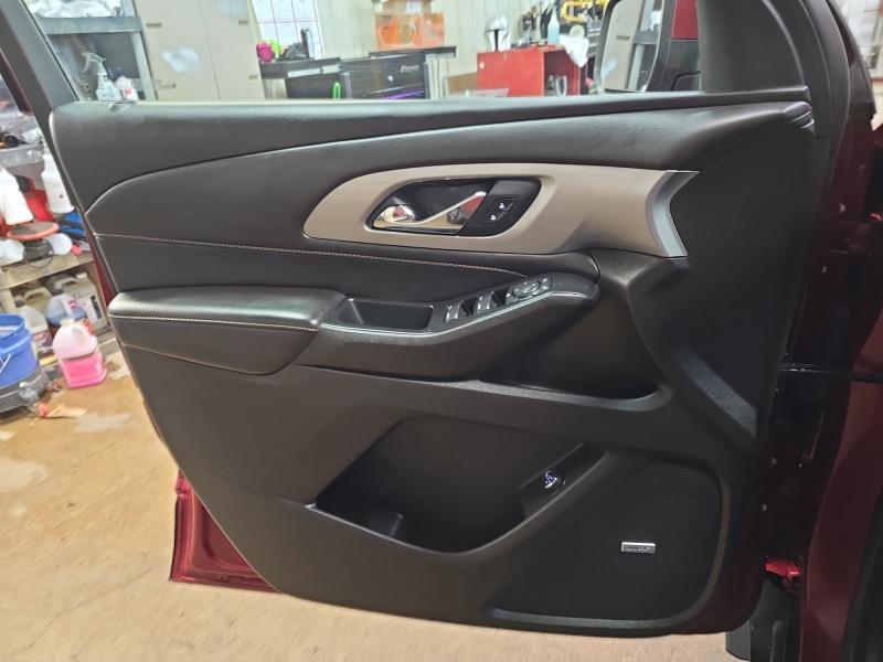 used 2021 Chevrolet Traverse car, priced at $28,475