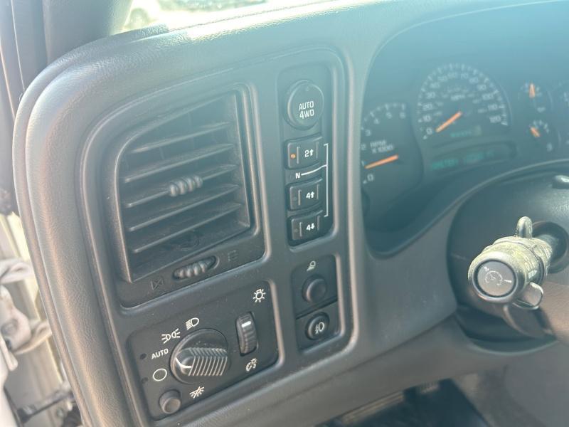 used 2003 Chevrolet Avalanche car, priced at $8,775