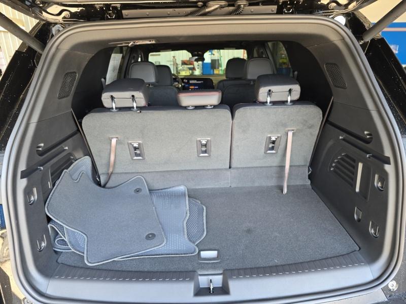 new 2025 Chevrolet Traverse car, priced at $52,044