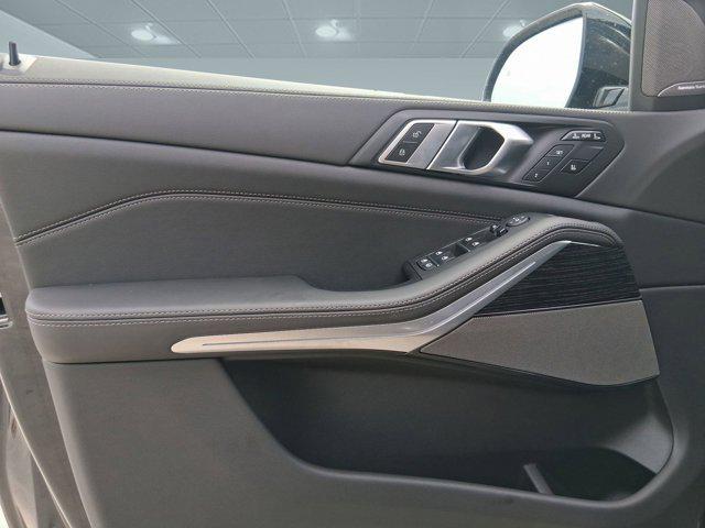 new 2026 BMW X7 car, priced at $101,385