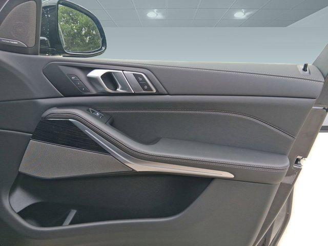 new 2026 BMW X7 car, priced at $101,385
