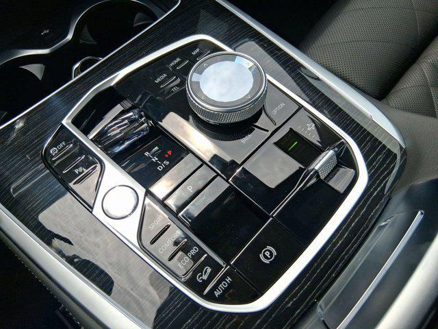 new 2026 BMW X7 car, priced at $101,385