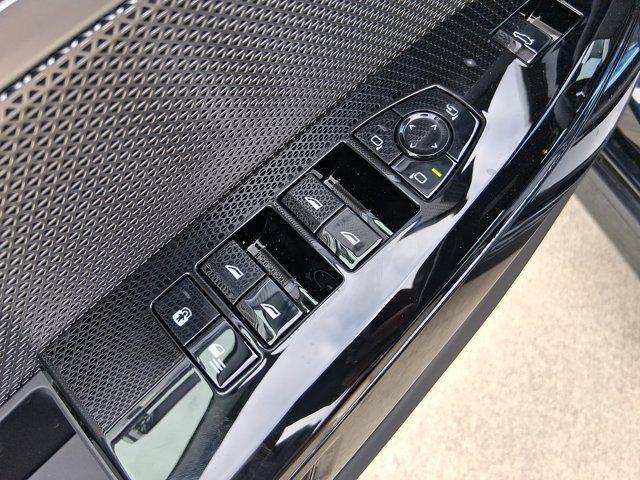 new 2025 BMW 760 car, priced at $134,335