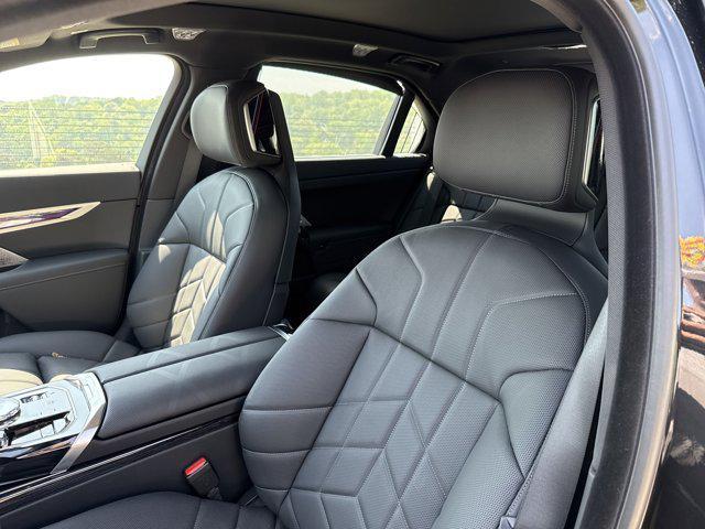 new 2025 BMW i7 car, priced at $136,055