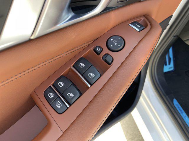new 2026 BMW X7 car, priced at $127,825