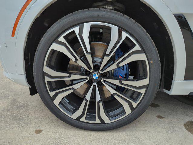 new 2026 BMW X7 car, priced at $125,675