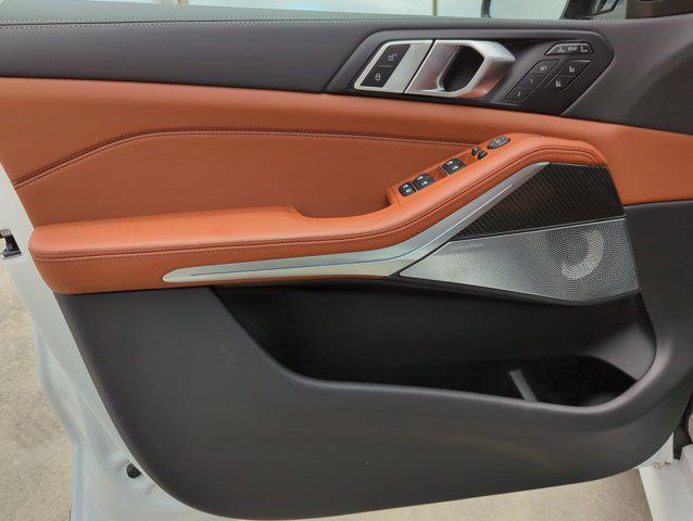 new 2026 BMW X7 car, priced at $125,675