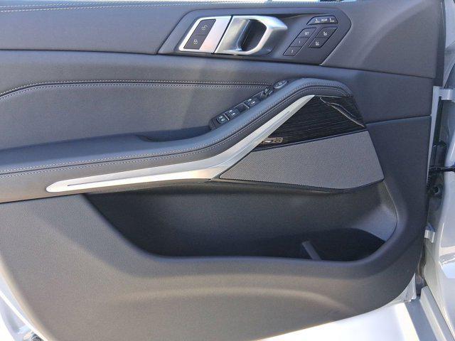 new 2026 BMW X7 car, priced at $102,835