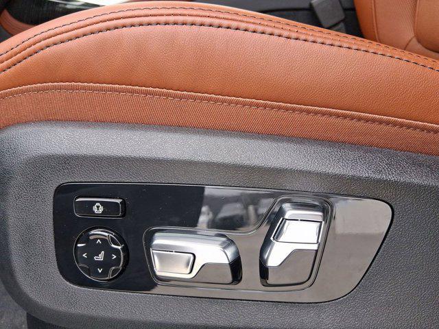 new 2026 BMW X7 car, priced at $100,185