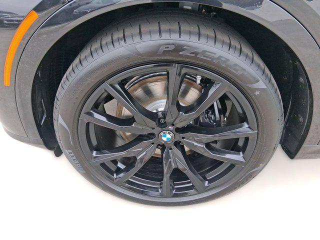 new 2026 BMW X7 car, priced at $100,185