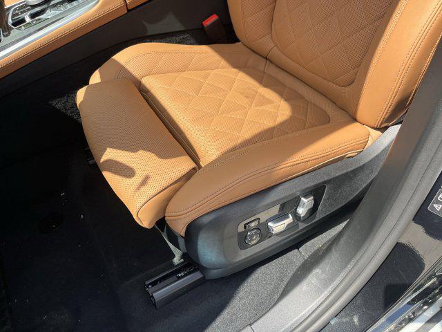 new 2025 BMW X7 car, priced at $91,410