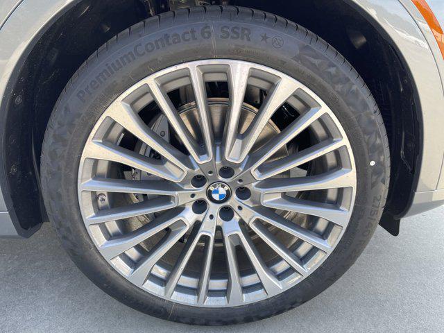 new 2026 BMW X7 car, priced at $91,435
