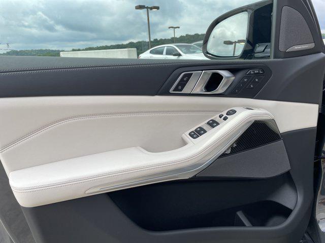new 2026 BMW X7 car, priced at $119,925