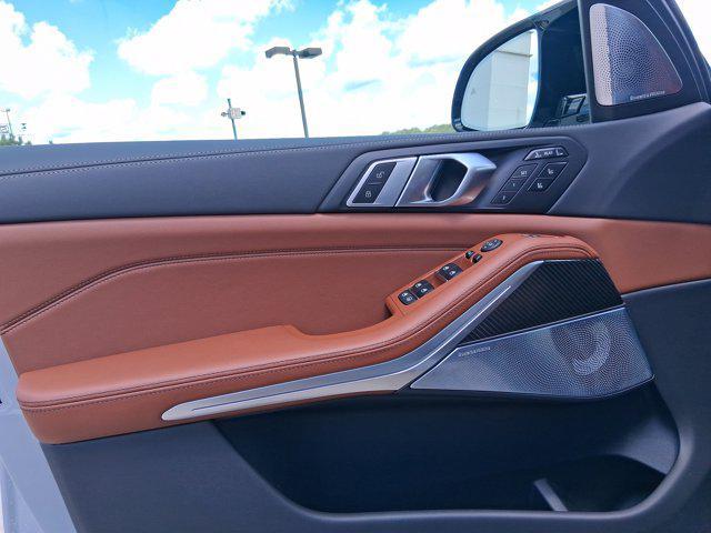new 2026 BMW X7 car, priced at $124,125