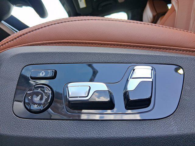 new 2026 BMW X7 car, priced at $124,125