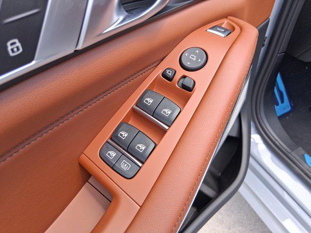 new 2026 BMW X7 car, priced at $124,125