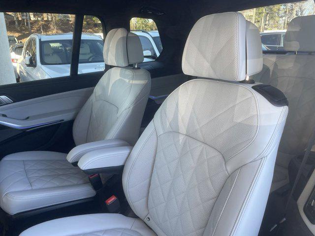 new 2025 BMW X7 car, priced at $102,525